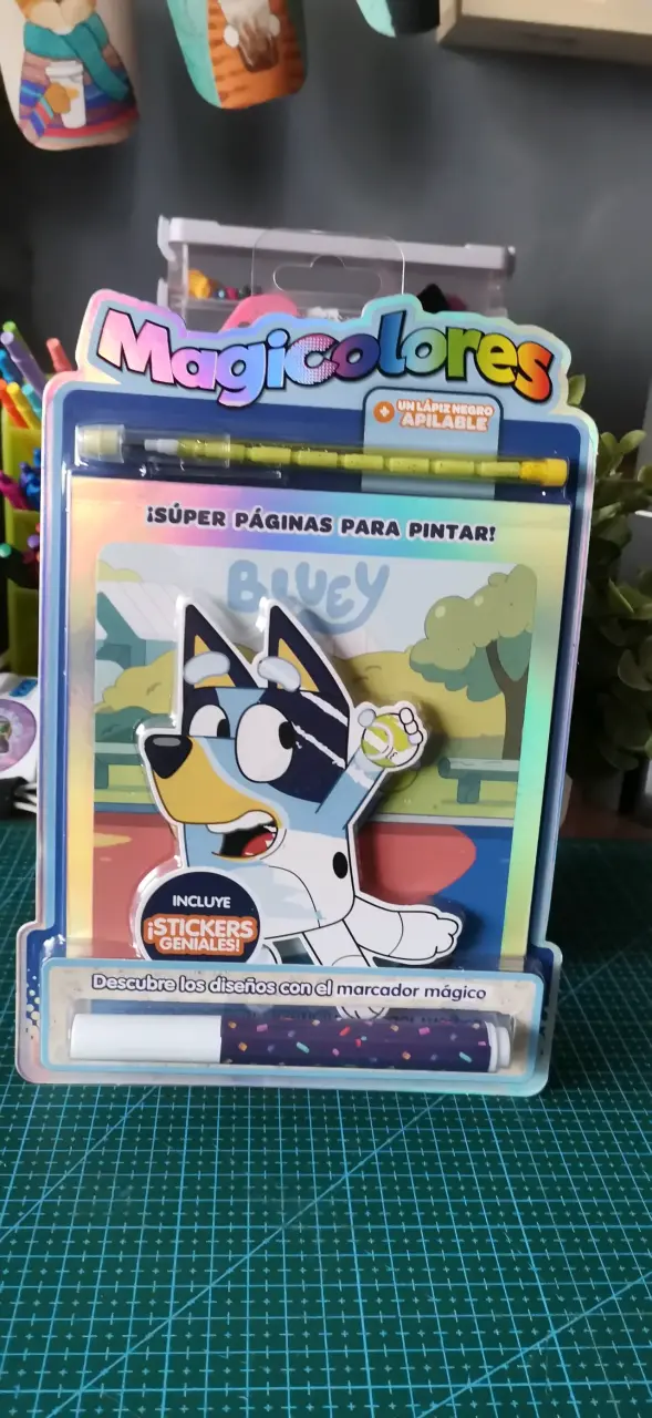 Libro para colorear Bluey con stickers y marcador