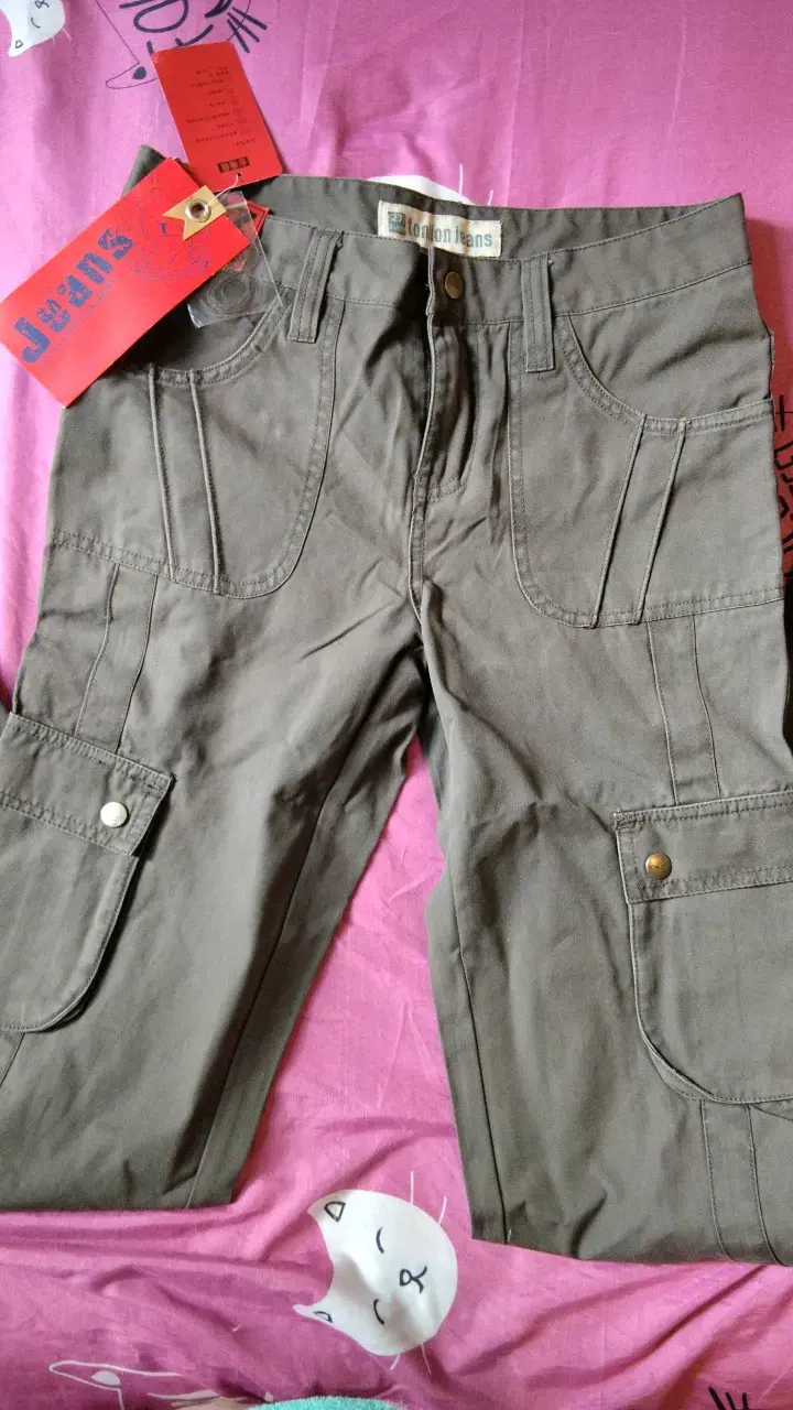 Pantalones cargo color caqui - 2