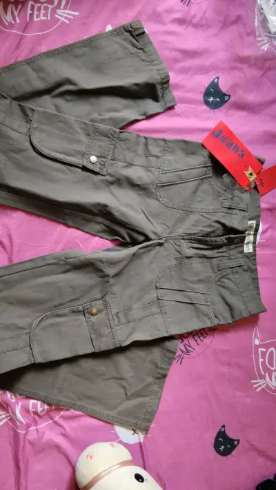 Pantalones cargo color caqui - miniatura 3
