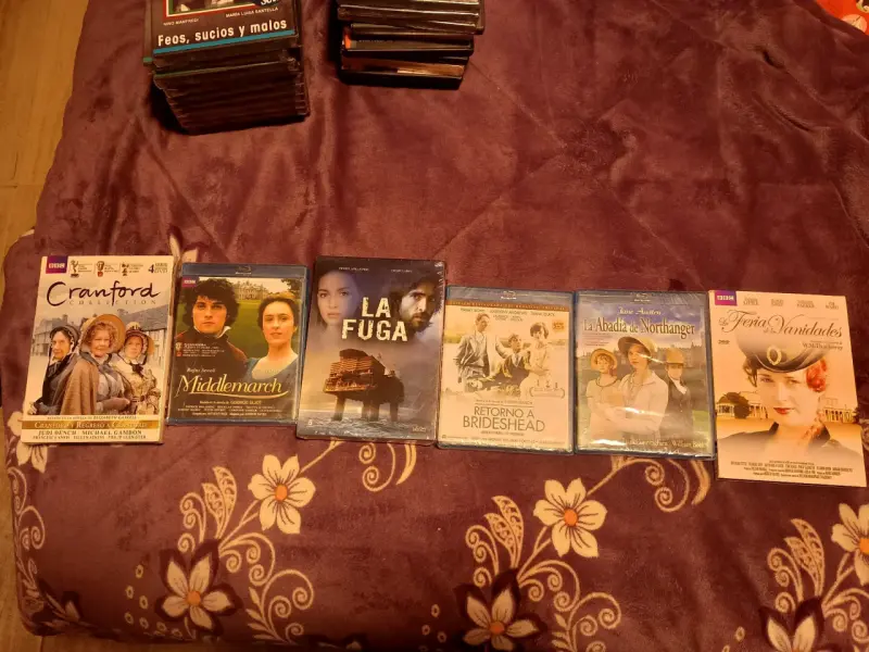 Colección de DVDs y Blu-rays de series y películas