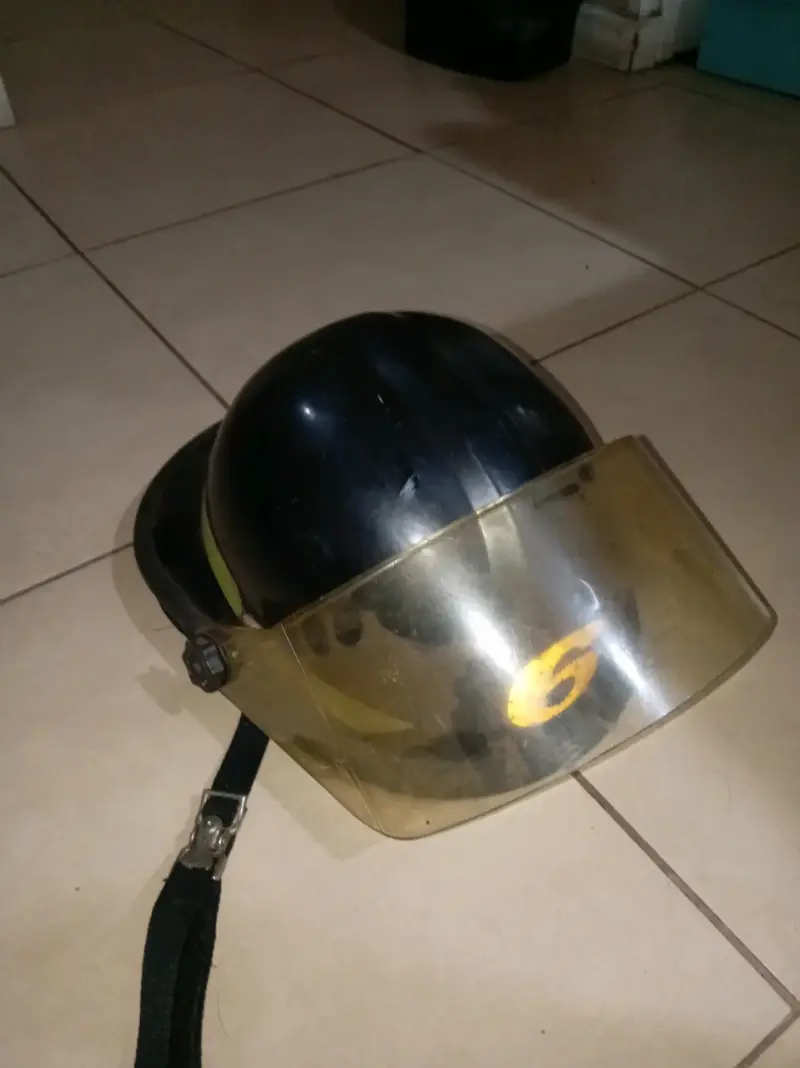 Casco de seguridad Bullard con visera - 5