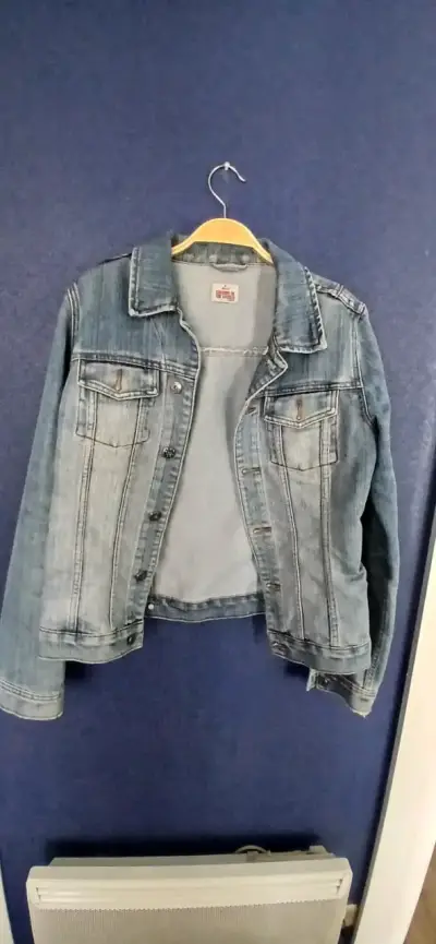 Chaqueta de mezclilla azul para mujer - miniatura 1
