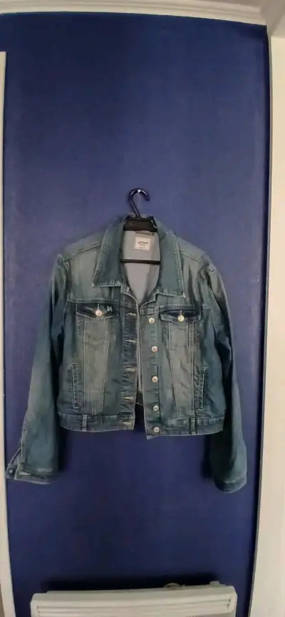 Chaqueta de mezclilla azul para mujer - miniatura 3