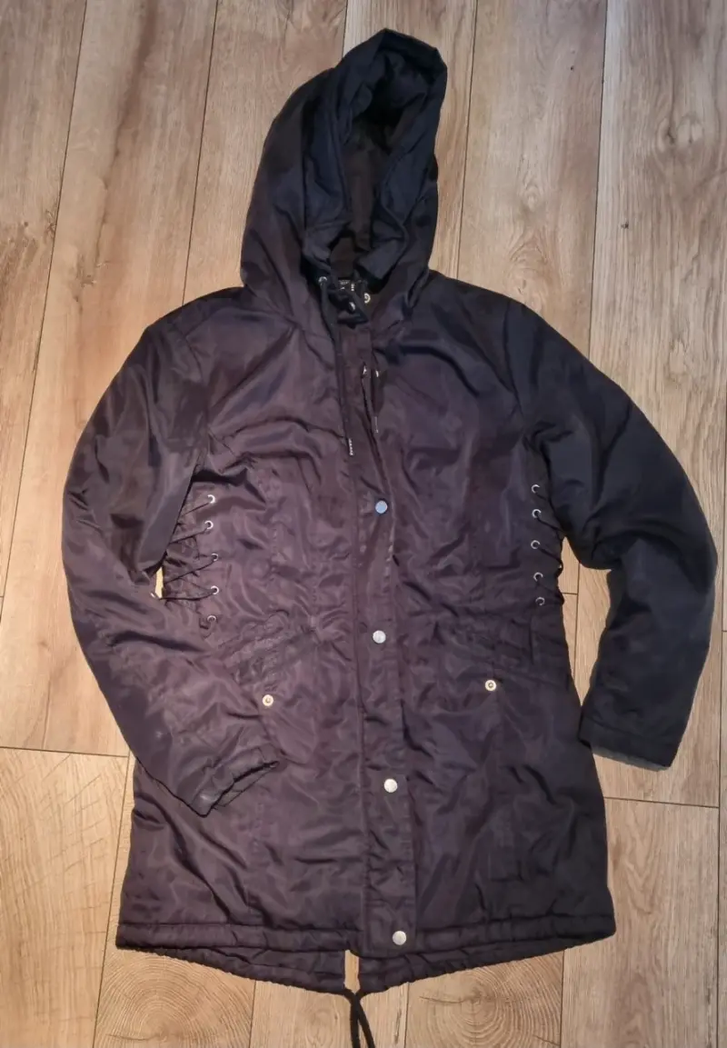 Parka negra con capucha NGX para mujer - 1