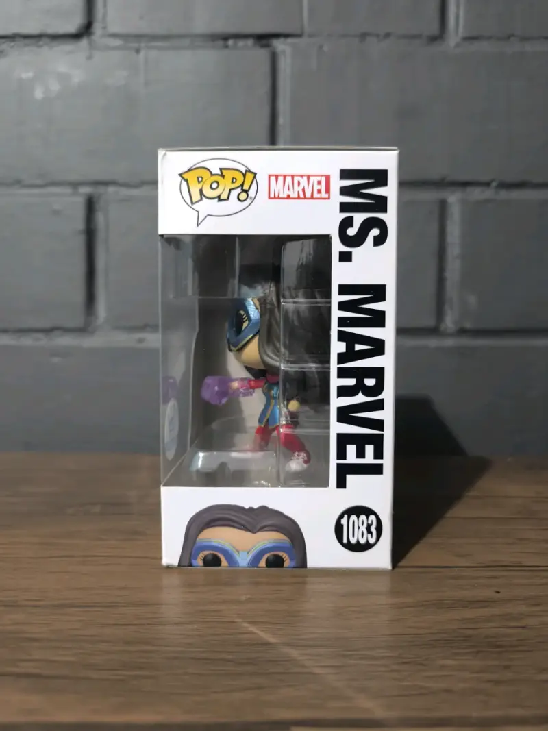 Figura Funko Pop Ms. Marvel Exclusiva - 2