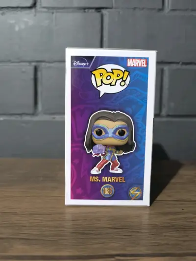 Figura Funko Pop Ms. Marvel Exclusiva - miniatura 4