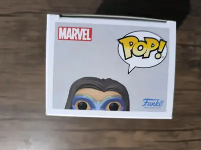 Figura Funko Pop Ms. Marvel Exclusiva - miniatura 5