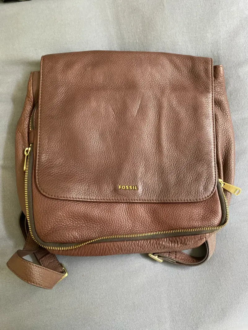 Mochila de cuero marrón Fossil con bolsillos