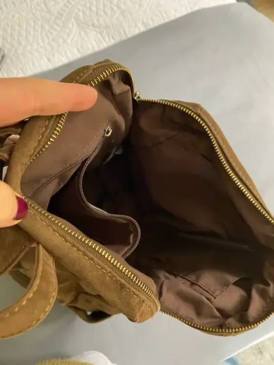 Mochila de gamuza marrón con tachas - miniatura 3
