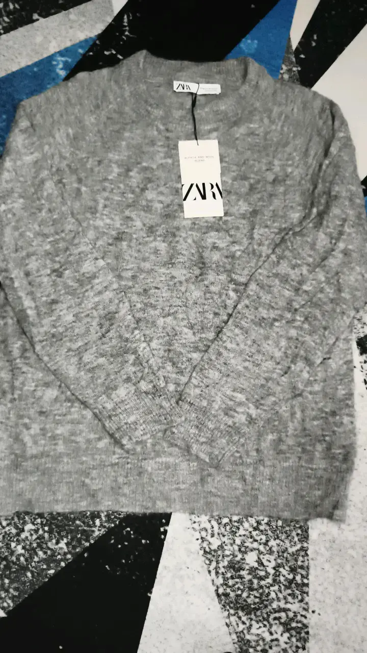 Suéter gris de lana y alpaca Zara