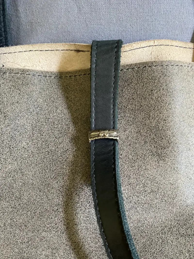 Bolso de mano beige con asas negras - 3