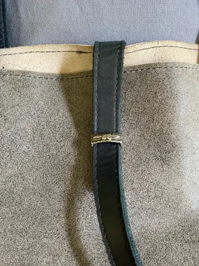 Bolso de mano beige con asas negras - miniatura 3