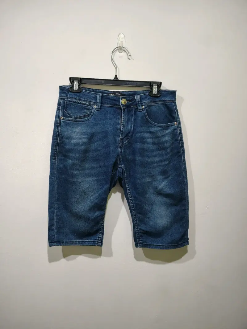 Bermudas de mezclilla azul estilo skinny - 1