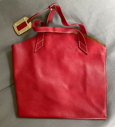 Bolso tote rojo de cuero elegante - miniatura 1