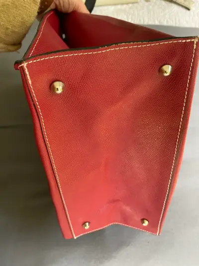 Bolso tote rojo de cuero elegante - miniatura 3