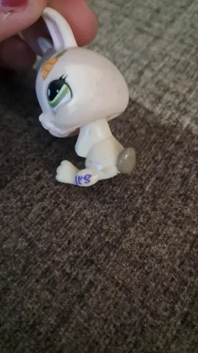 Figura de conejo Littlest Pet Shop - miniatura 2