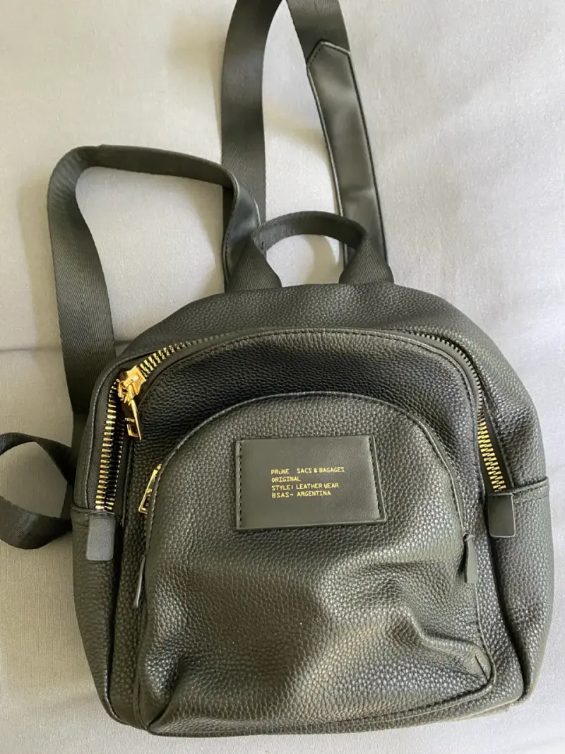 Mochila de cuero negra Prüne estilo casual