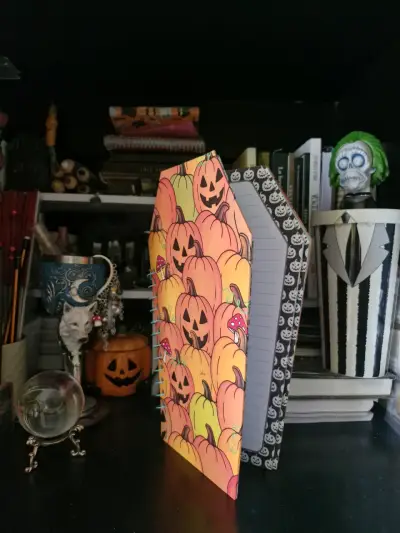 Cuaderno de Halloween con diseño de calabazas - miniatura 2