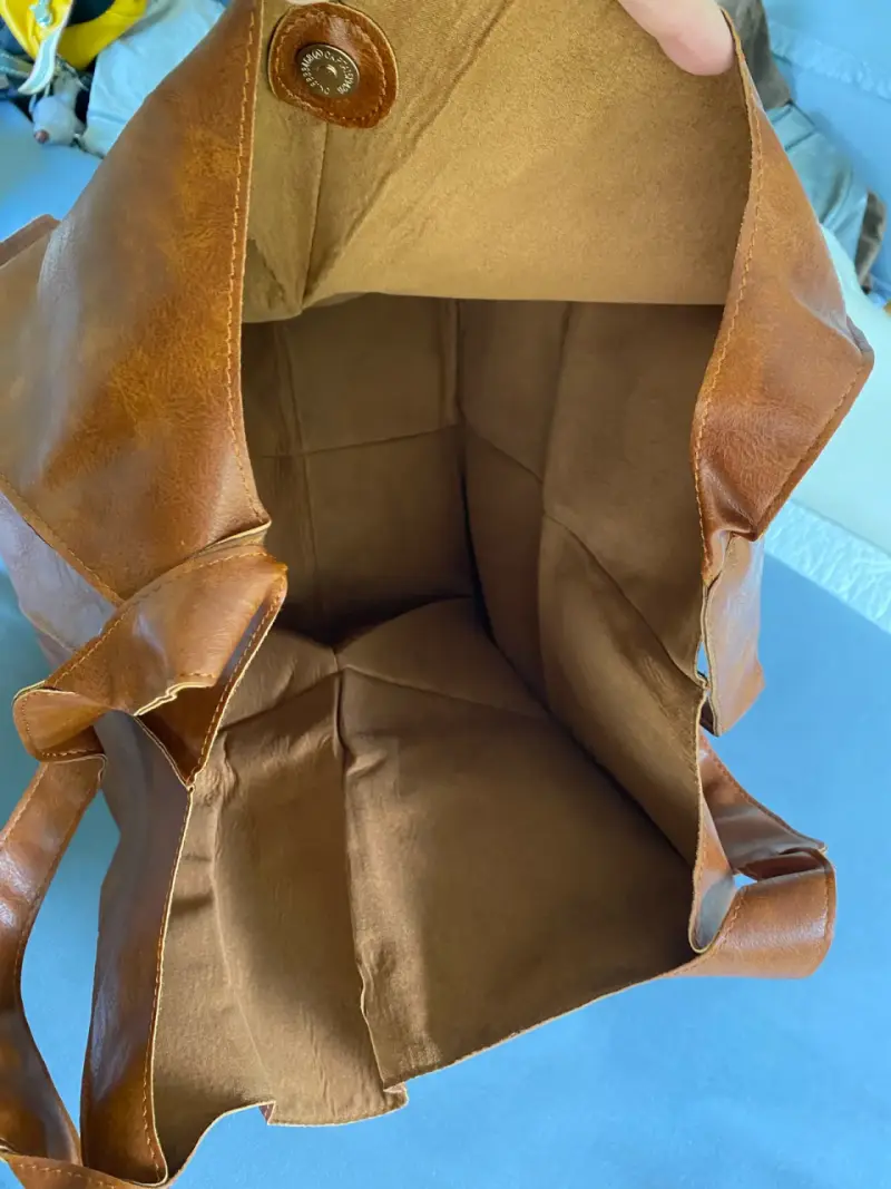 Bolso de cuero marrón estilo tote - 3