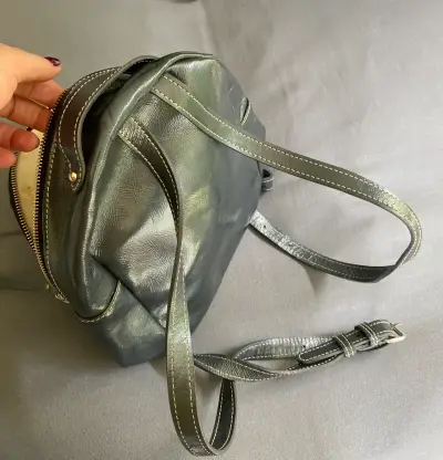 Mochila de cuero azul Carolina Flores hecha a mano - miniatura 3