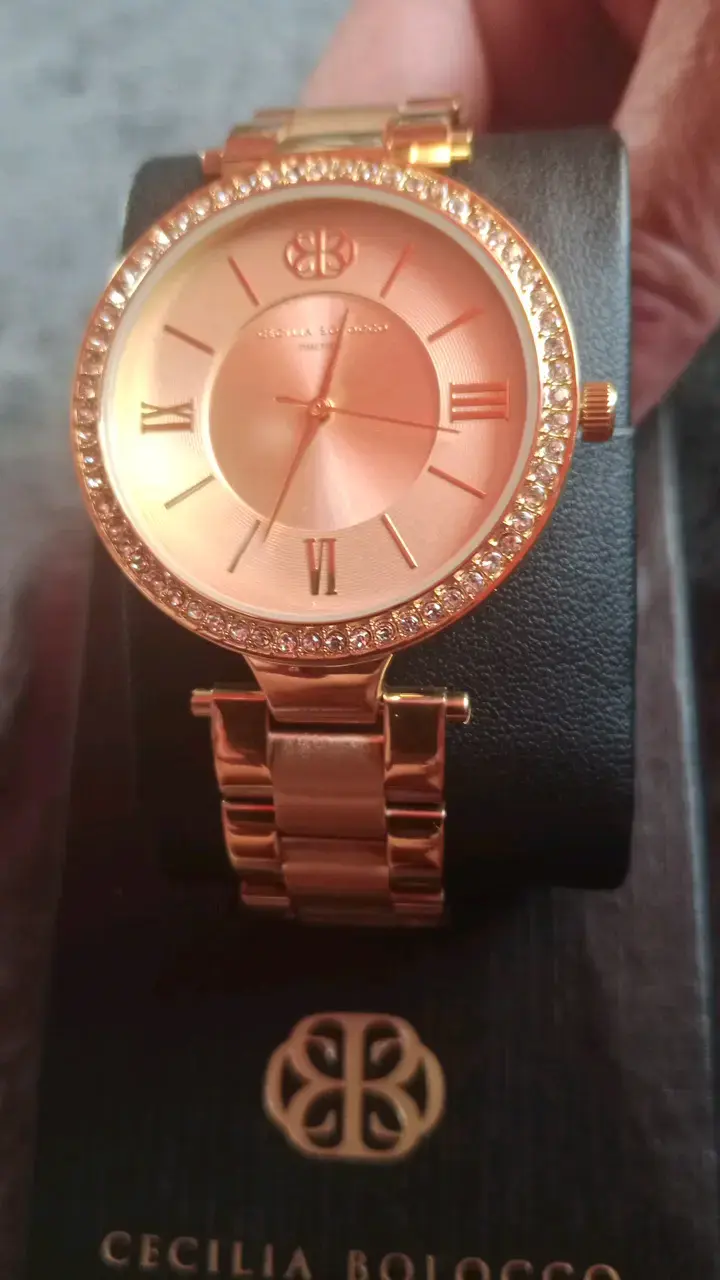 Reloj dorado elegante Cecilia Bolocco - 2