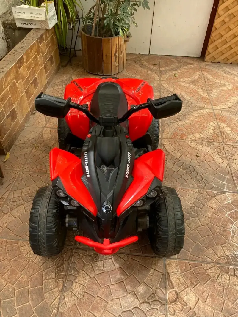 Cuatrimoto eléctrica infantil Can-Am roja - 3