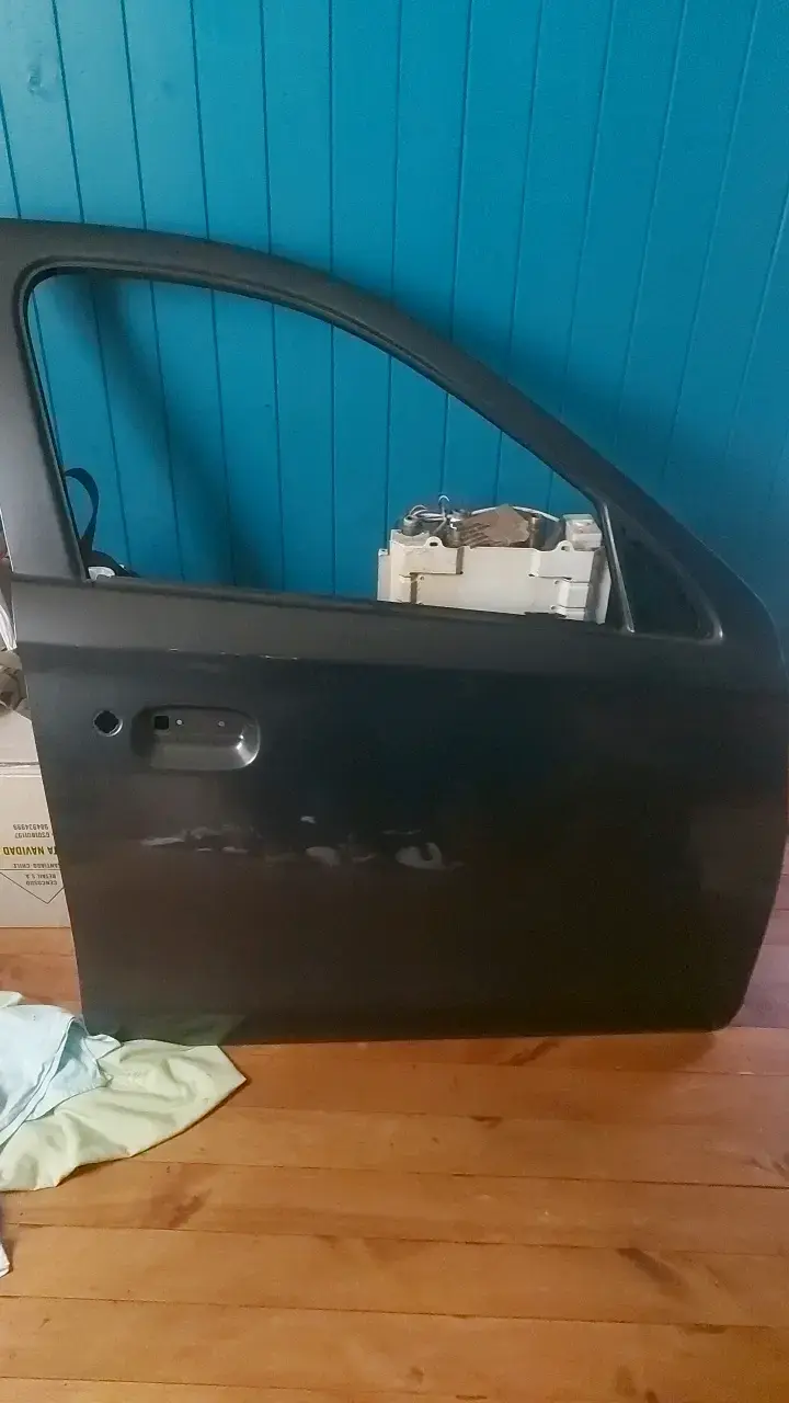Puerta y guardabarros de alto 2022 en buen estado - 1