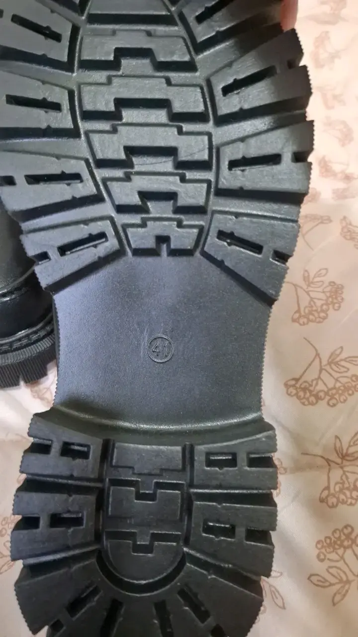Zapatos mocasines negros con cadena dorada - 3