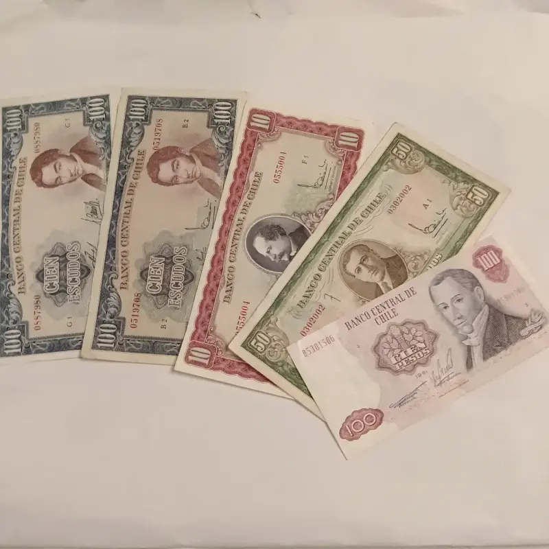 Billetes antiguos de Chile colección variada - 2