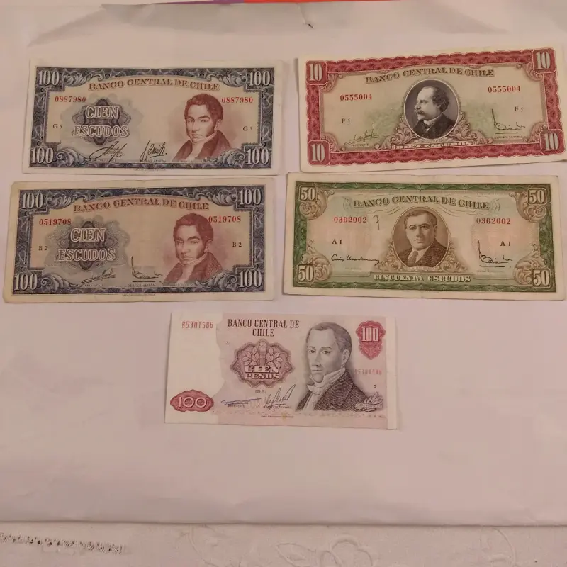 Billetes antiguos de Chile colección variada - 3