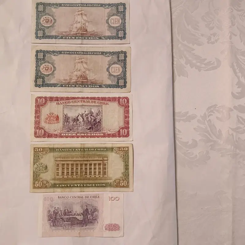 Billetes antiguos de Chile colección variada - 4