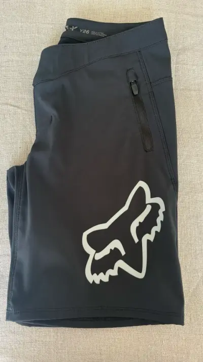 Shorts de ciclismo Fox Defend Y26 negros - miniatura 3