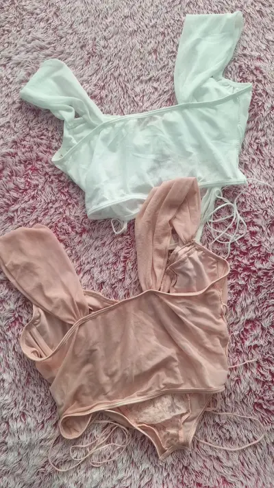 Top lanceros  en encaje blanco y rosa - miniatura 2