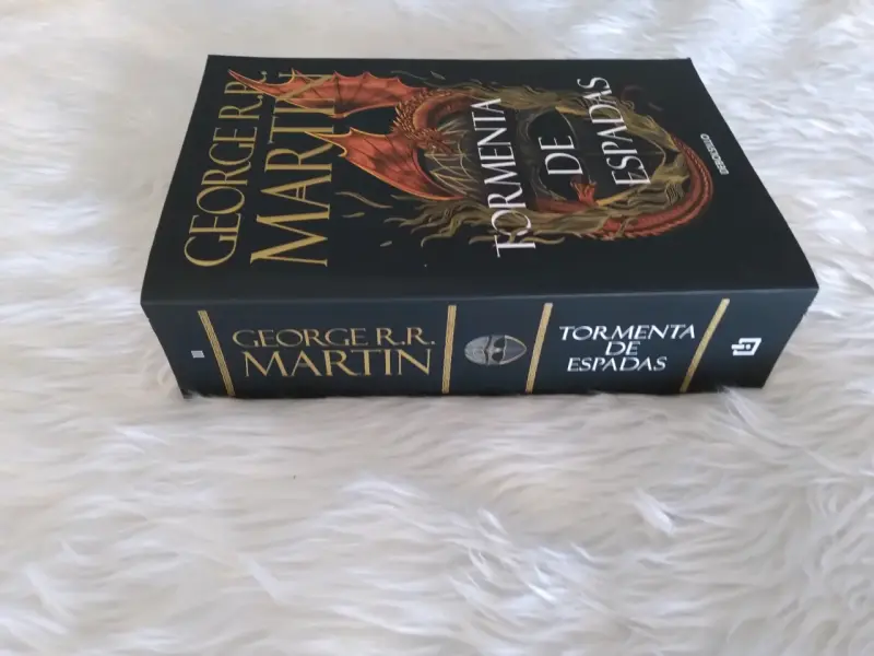 Libro Tormenta de Espadas de George R.R. Martin - 2