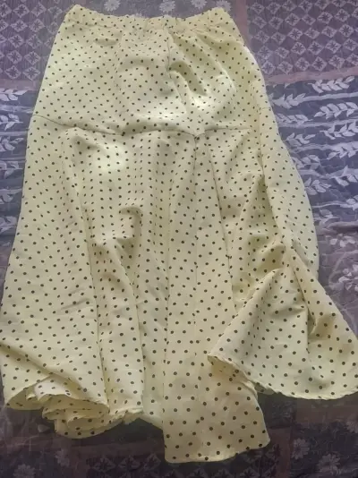 Falda larga amarilla con lunares - miniatura 1