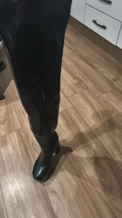 Botas negras de plataforma altas(estilo Bratz) - miniatura 2