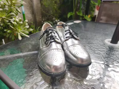 Zapatos de vestir plateados para mujer - miniatura 1
