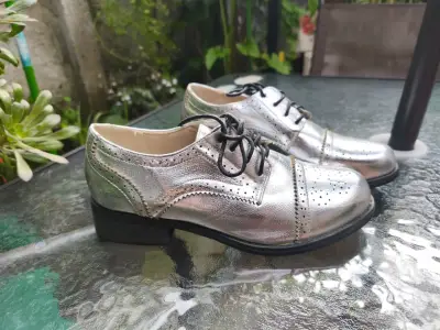 Zapatos de vestir plateados para mujer - miniatura 2
