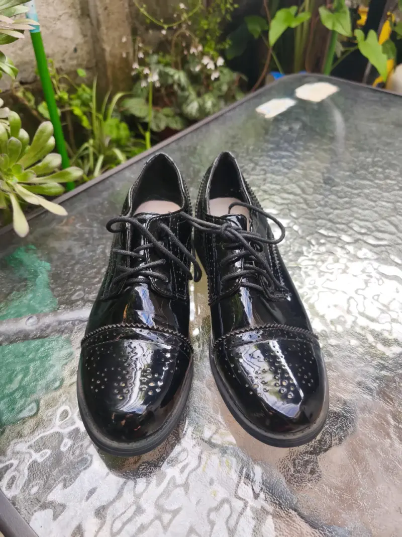 Zapatos de charol negro para mujer - 2