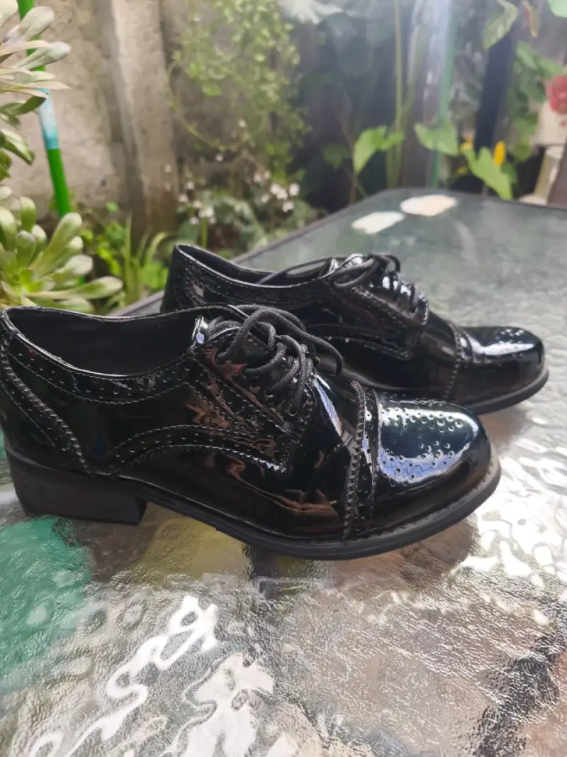 Zapatos de charol negro para mujer - 3