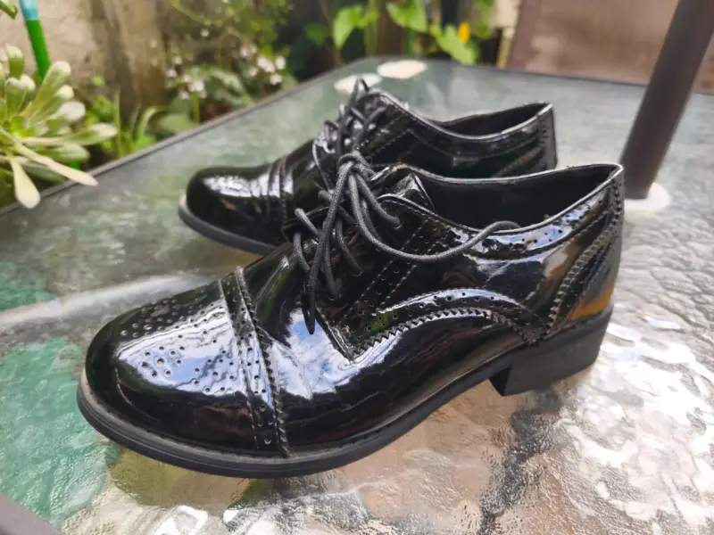 Zapatos de charol negro para mujer - 5