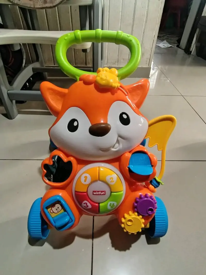 Andador de aprendizaje Winfun Zorro interactivo - 1