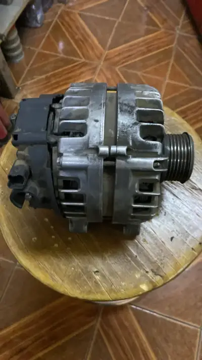Alternador usado para auto en buen estado - miniatura 1