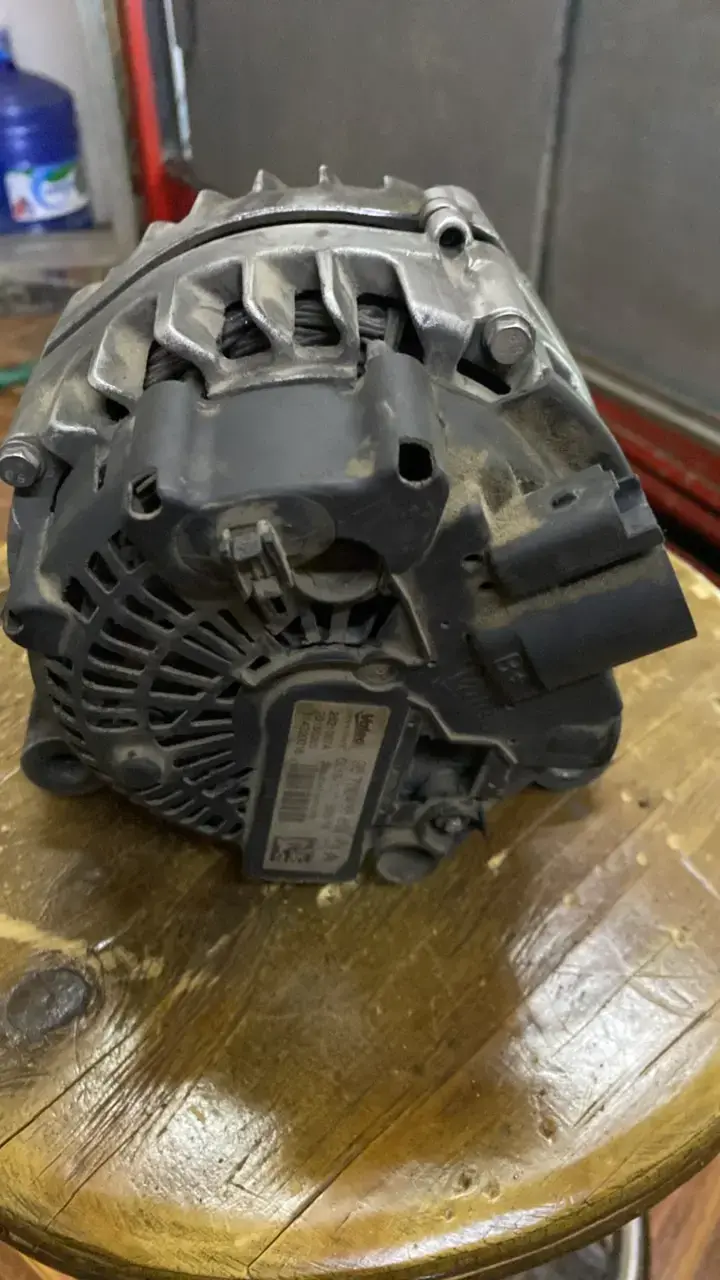 Alternador usado para auto en buen estado - 3