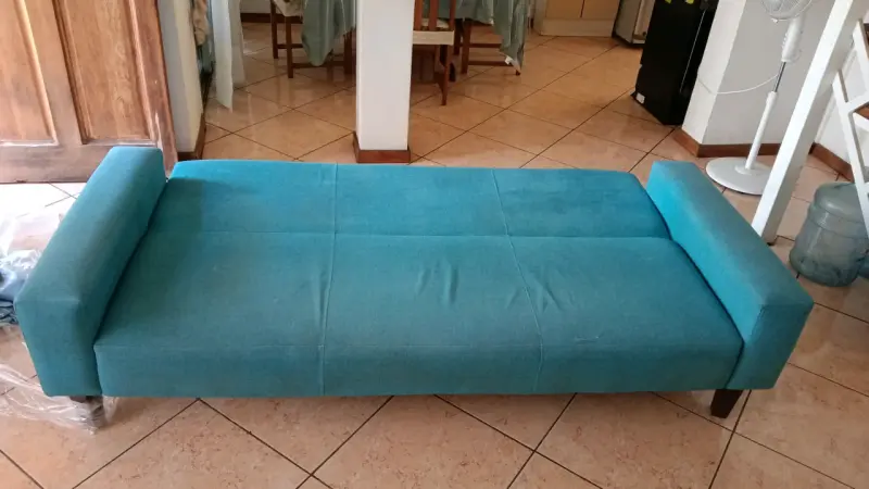 Sofá cama azul turquesa en buen estado - 3