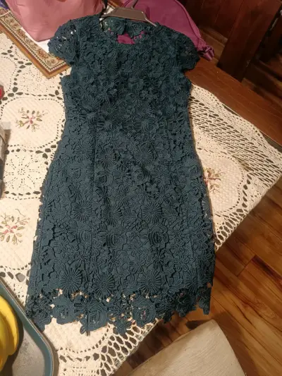 Vestido de encaje floral verde elegante - miniatura 1