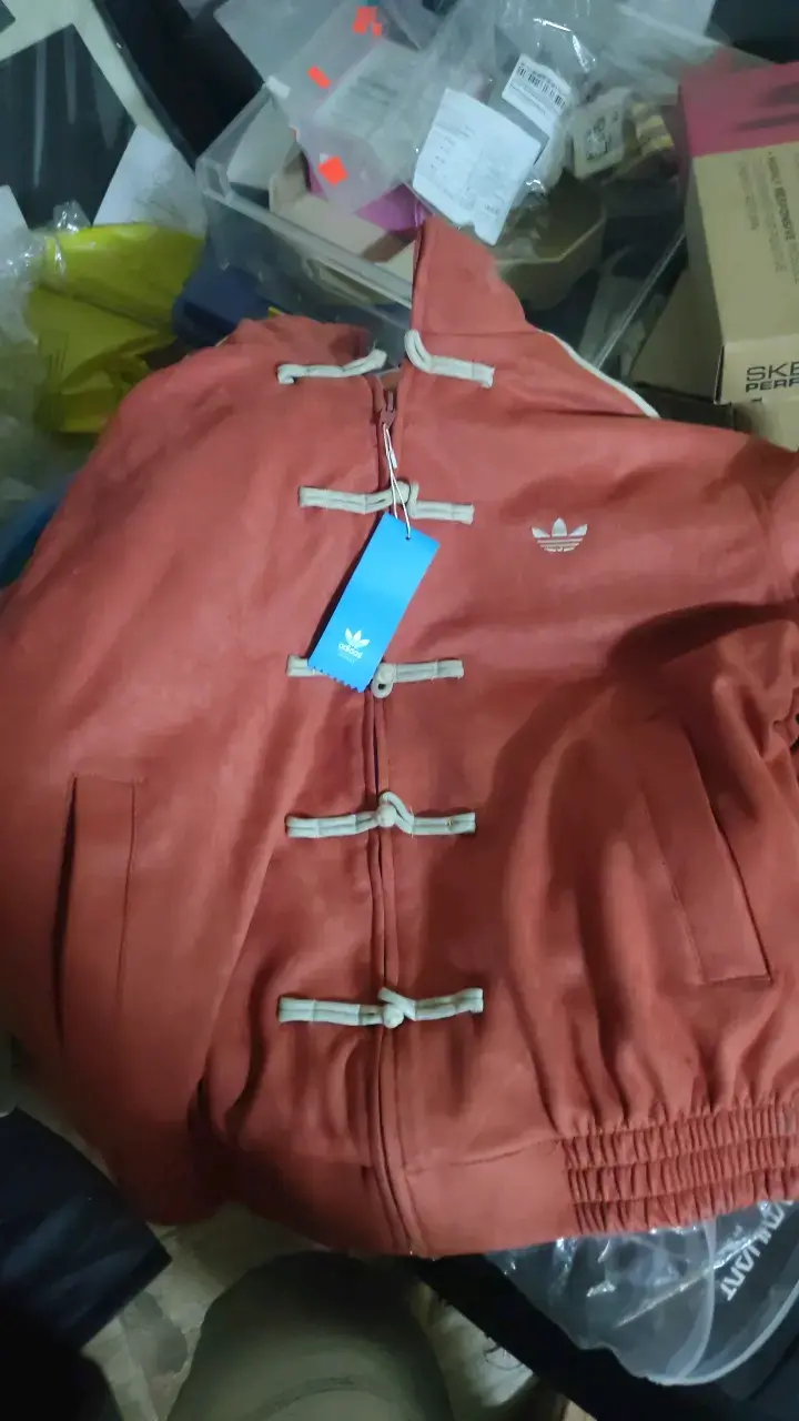 Chaqueta deportiva unisex Adidas roja con rayas - 4