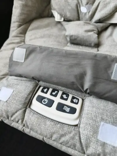 Silla mecedora para bebé Joie gris con música - miniatura 3