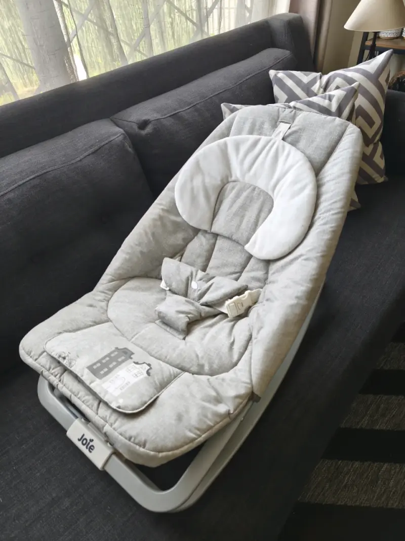 Silla mecedora para bebé Joie gris con música - 4