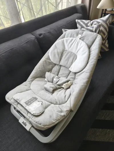 Silla mecedora para bebé Joie gris con música - miniatura 4